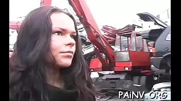 Riproduci La fidanzata angelica si sta masturbando per il suo compagno
