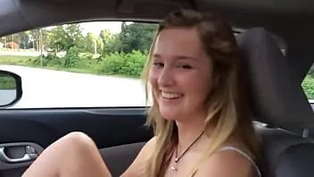 play Mi novia y yo en el auto teniendo sexo | parejas adolescentes maduras