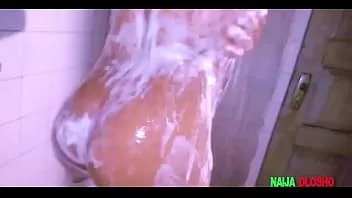 Reproduzir Eu disse ao meu namorado para esfregar minha bunda depois de dar banho nele