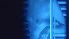 播放 隐藏摄像机捕捉到瘦妻的淋浴自慰过程