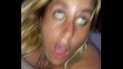 Reproducir La rubia amateur casera se vuelve anal y recibe una corrida