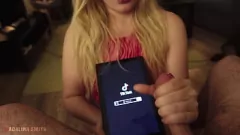 play Блондинка GF Tiktok Tribute: Hot Amateur Handjob & Cumshot