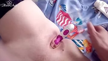 播放 可爱的女朋友和她的男朋友用不同的性玩具热他妈的